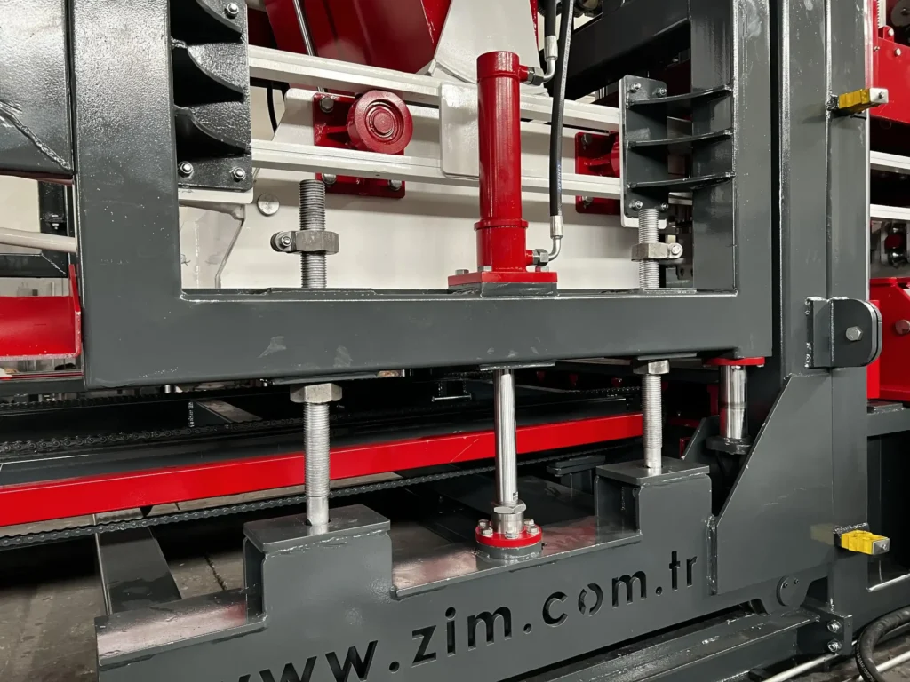 ZIM-1025-CONCRETE-BLOCK-MACHINE-6_00-scaled